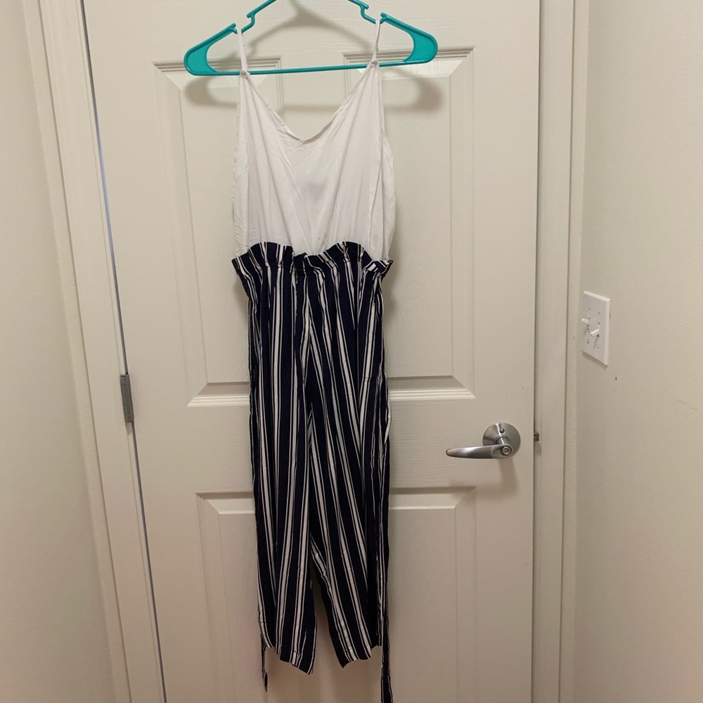 Capri jumpsuit. Tagged for views!